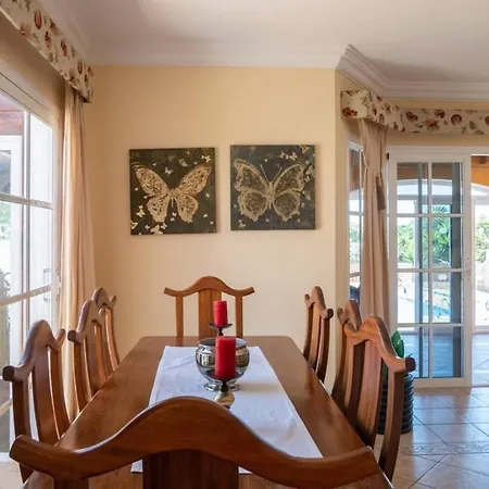 Vergel With Large Private Pool Jacuzzi Bbq In Frontline Caleta De Fuste Golf By Amazzzing Travel Vila