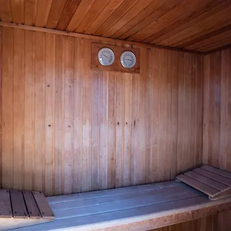 Βίλα Vergel With Huge Private Pool, Jacuzzi, Bbq By Amazzzing Travel *