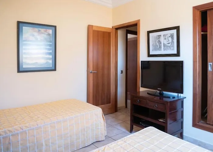 Villa Vergel With Large Private Pool Jacuzzi Bbq In Frontline Caleta De Fuste Golf By Amazzzing Travel 빌라 La Guirra