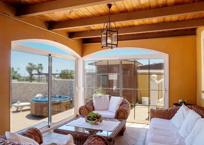 Villa Vergel With Large Private Pool Jacuzzi Bbq In Frontline Caleta De Fuste Golf By Amazzzing Travel