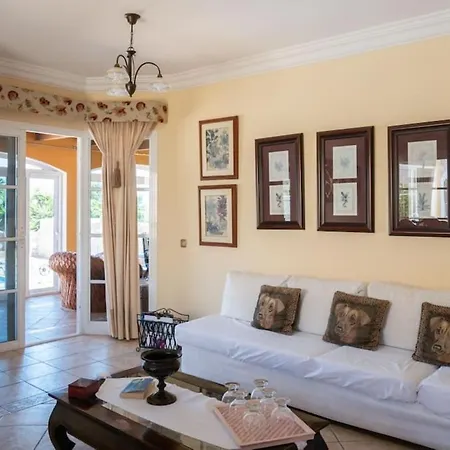 Villa Vergel- Jacuzz, Iprivate Pool & Bbq By Amazzzing Travel