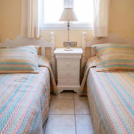 Villa Vergel- Jacuzz, Iprivate Pool & Bbq By Amazzzing Travel Vila