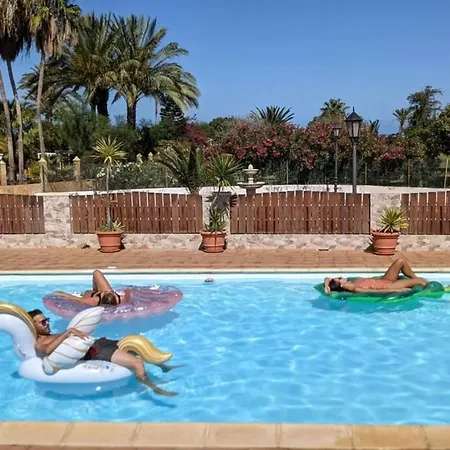 Villa Vergel- Jacuzz, Iprivate Pool & Bbq By Amazzzing Travel