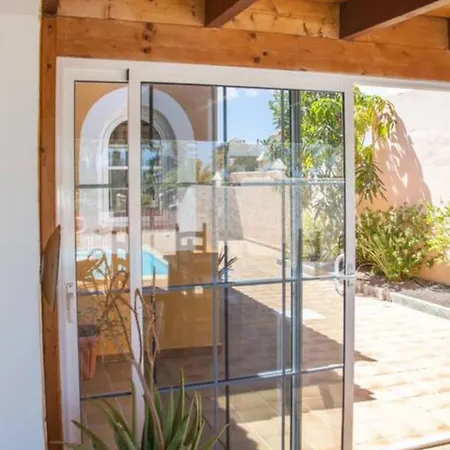 Вилла Vergel With Huge Private Pool, Jacuzzi, Sauna & Bbq By Amazzzing Travel *