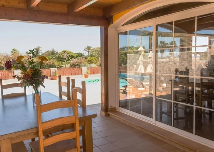 וילה Villa Vergel With Large Private Pool Jacuzzi Bbq In Frontline Caleta De Fuste Golf By Amazzzing Travel La Guirra