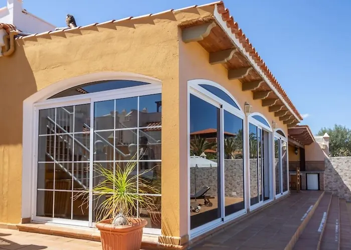 וילה Villa Vergel With Large Private Pool Jacuzzi Bbq In Frontline Caleta De Fuste Golf By Amazzzing Travel La Guirra